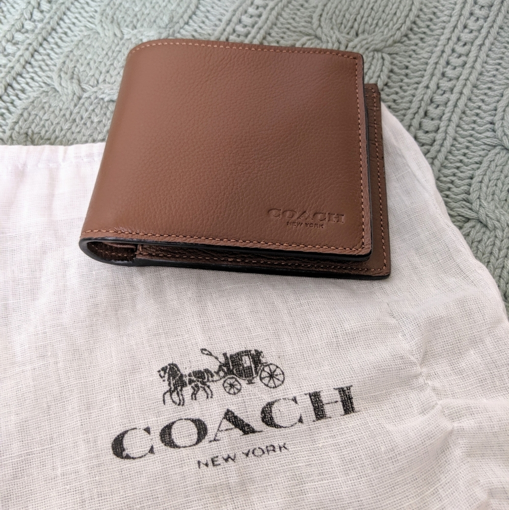 NWT! Coach men's wallet